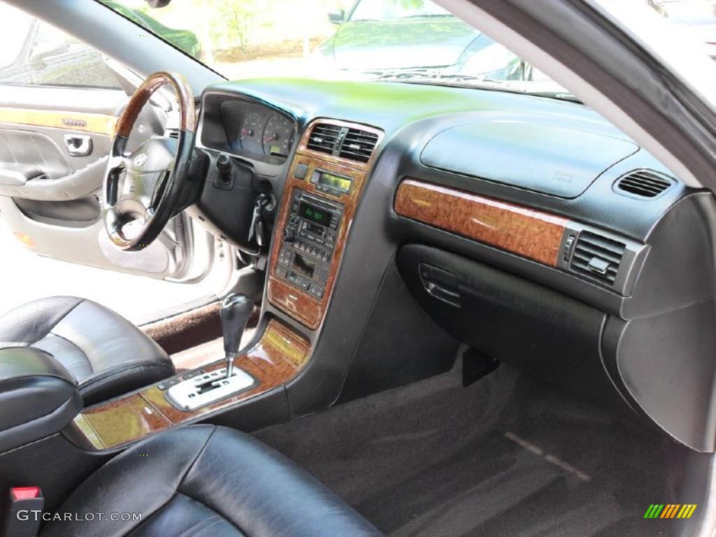 2004 XG350 L Sedan - Titanium / Black photo #20