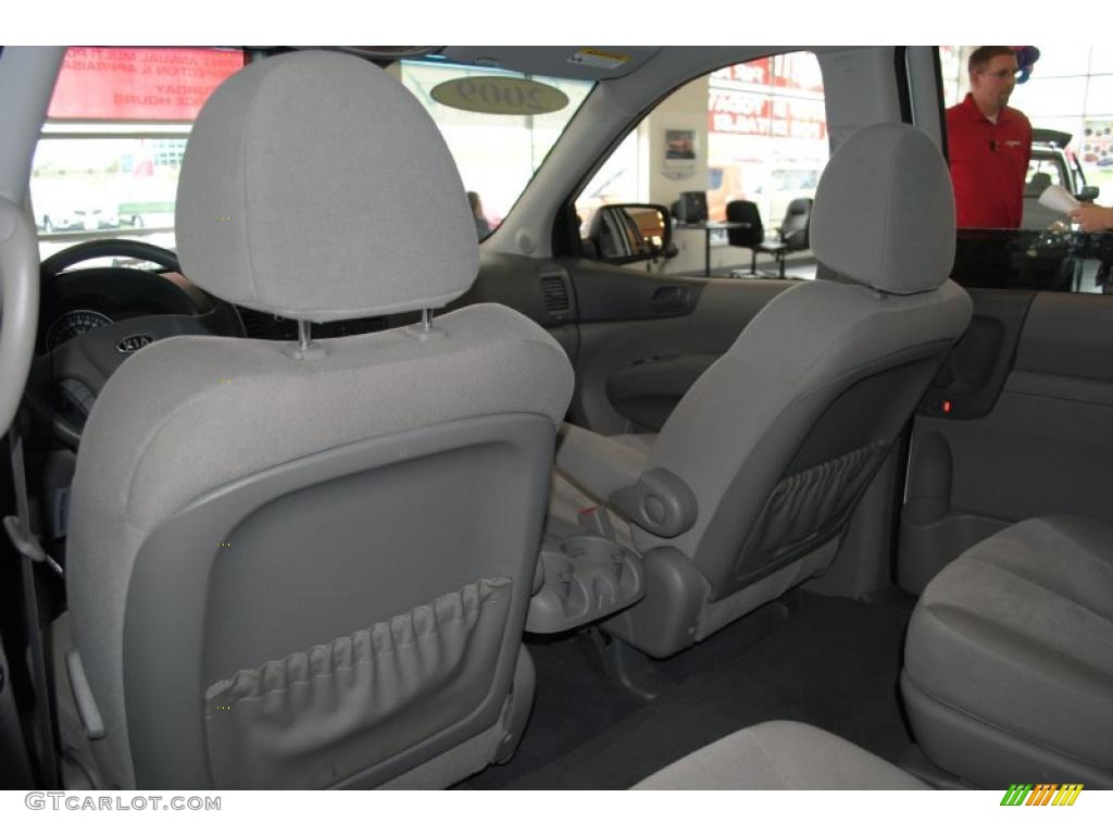 2009 Sedona LX - Clear White / Gray photo #17