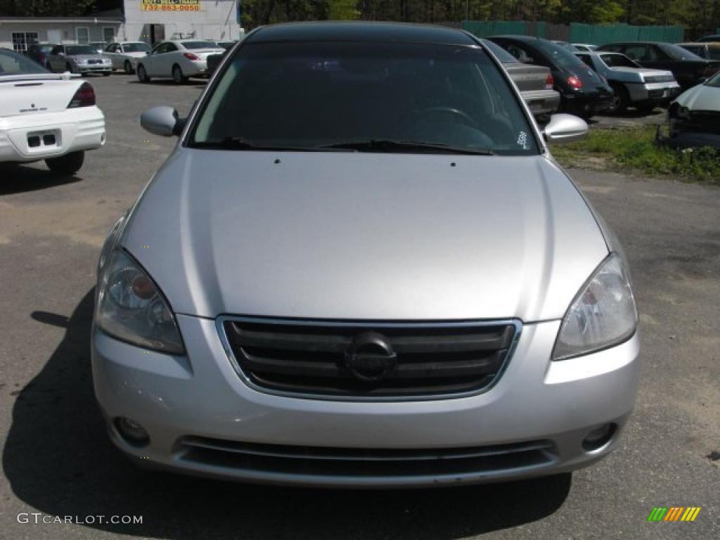 Sheer Silver Metallic Nissan Altima