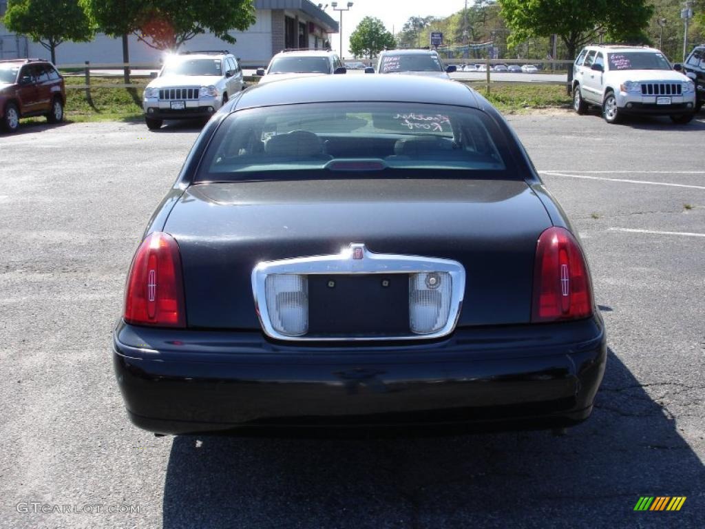 2000 Town Car Signature - Black / Light Graphite photo #5