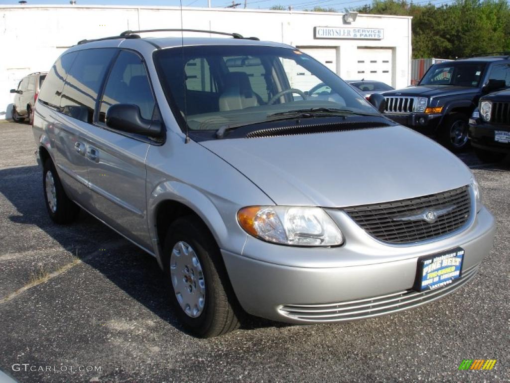 2002 Town & Country LX - Bright Silver Metallic / Taupe photo #3