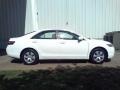 Super White - Camry LE Photo No. 17