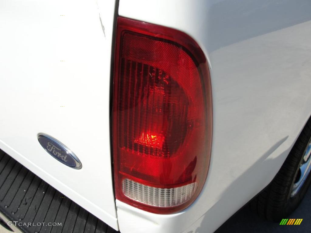 2002 F150 XLT SuperCab - Oxford White / Medium Graphite photo #18