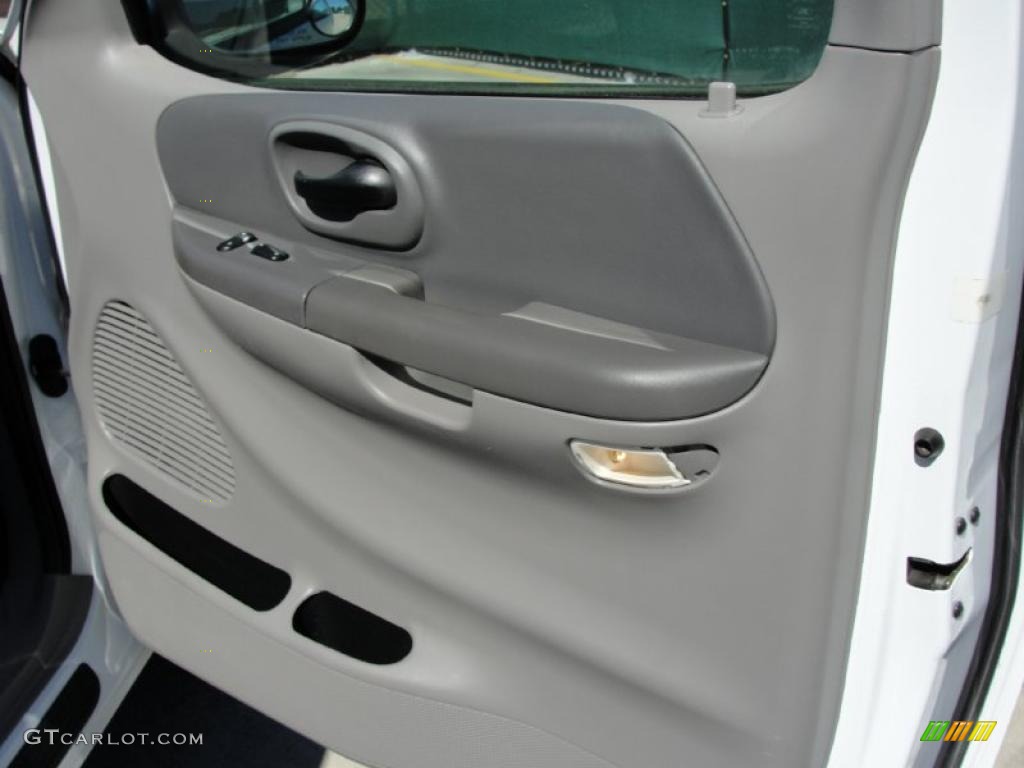 2002 F150 XLT SuperCab - Oxford White / Medium Graphite photo #23