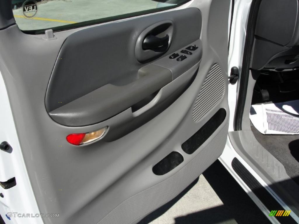 2002 F150 XLT SuperCab - Oxford White / Medium Graphite photo #31