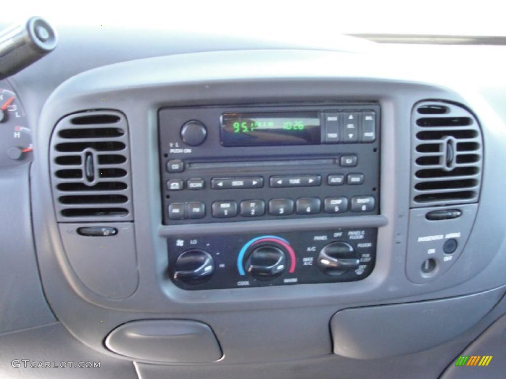 2002 F150 XLT SuperCab - Oxford White / Medium Graphite photo #36