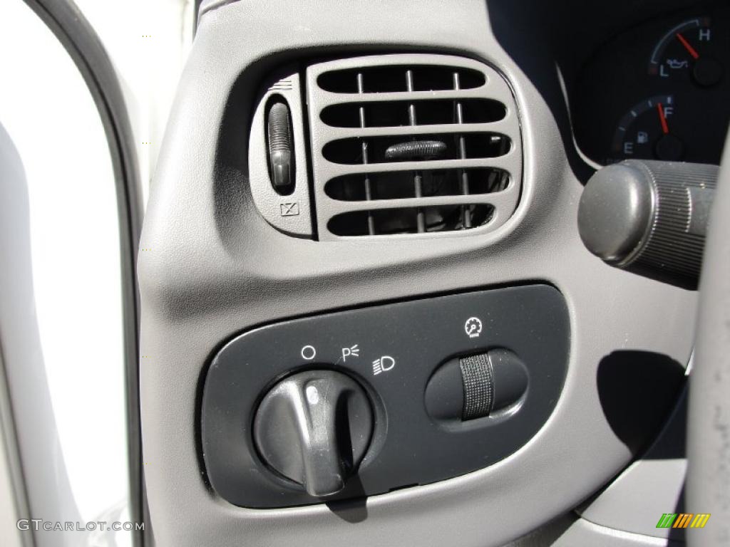 2002 F150 XLT SuperCab - Oxford White / Medium Graphite photo #42