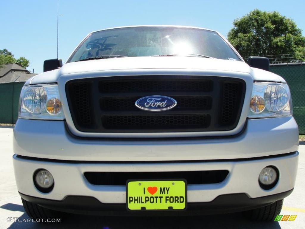 2006 F150 STX Regular Cab - Silver Metallic / Medium/Dark Flint photo #9