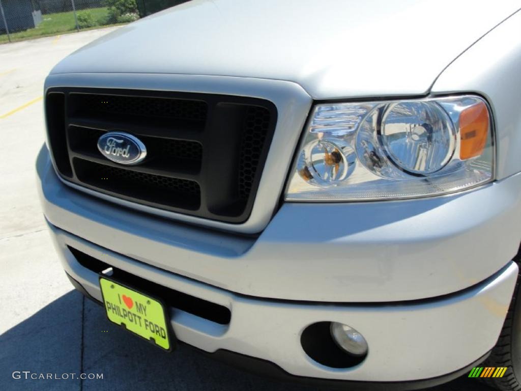2006 F150 STX Regular Cab - Silver Metallic / Medium/Dark Flint photo #11