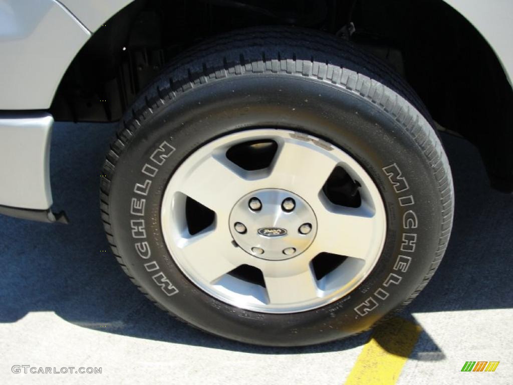 2006 F150 STX Regular Cab - Silver Metallic / Medium/Dark Flint photo #12