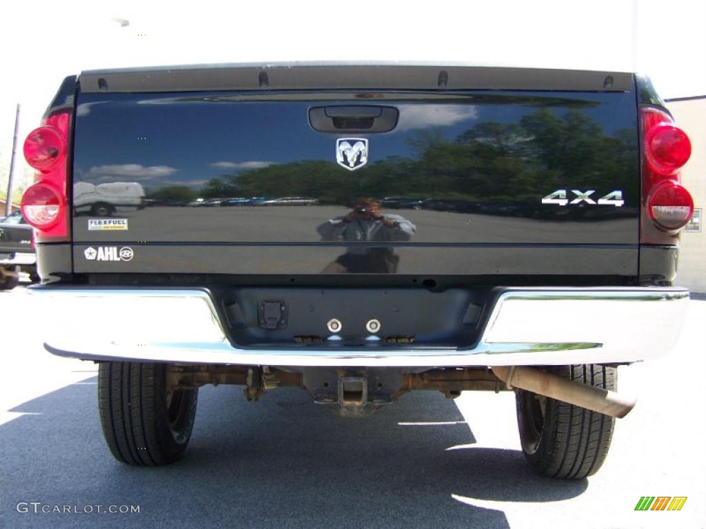 2007 Ram 1500 ST Quad Cab 4x4 - Brilliant Black Crystal Pearl / Medium Slate Gray photo #5