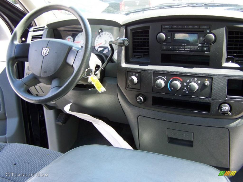 2007 Ram 1500 ST Quad Cab 4x4 - Brilliant Black Crystal Pearl / Medium Slate Gray photo #12
