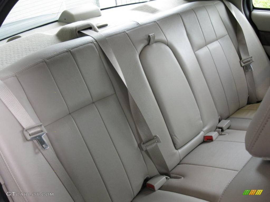 2006 Grand Marquis LS - Light Tundra Metallic / Medium Light Stone photo #16