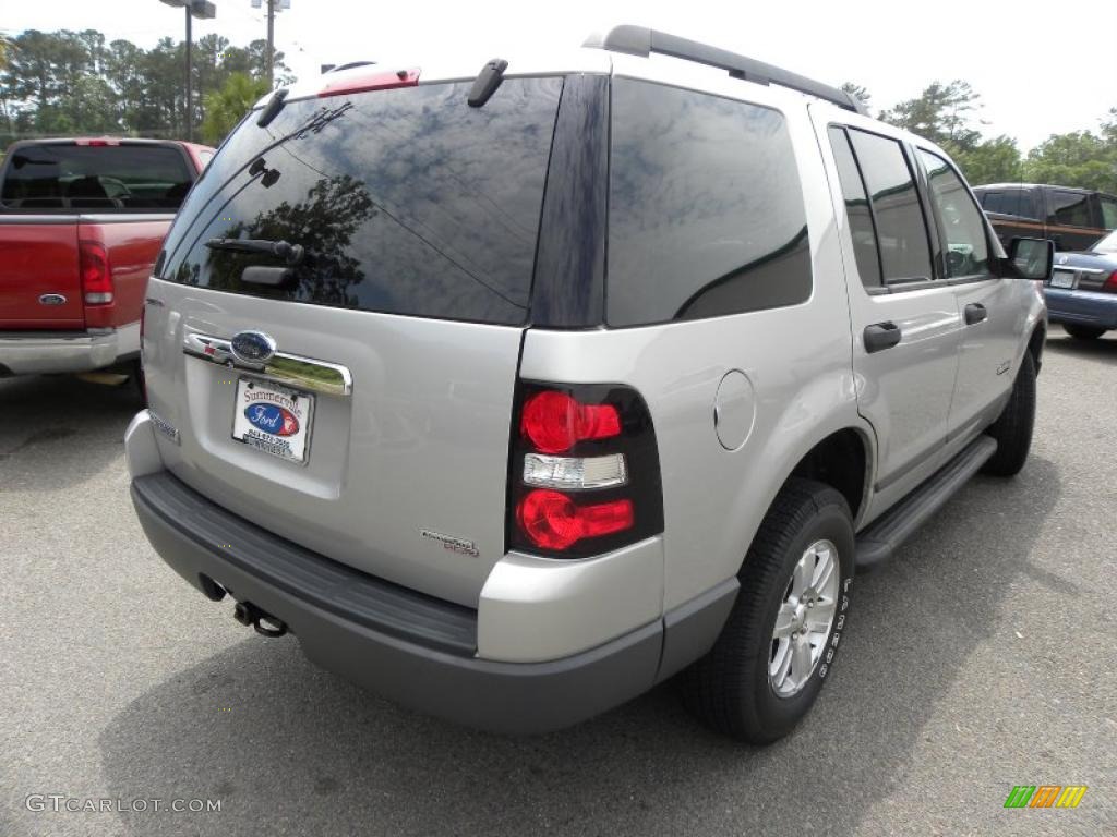2006 Explorer XLS - Silver Birch Metallic / Stone photo #11