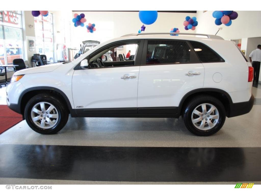 2011 Sorento LX AWD - Snow White Pearl / Beige photo #4