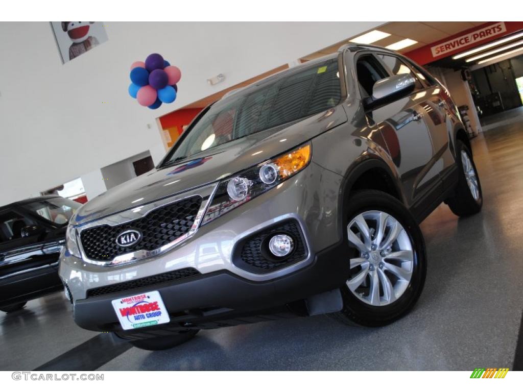 2011 Sorento EX V6 - Titanium Silver / Black photo #2