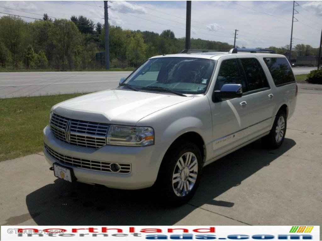 2007 Navigator L Ultimate 4x4 - White Chocolate Tri-Coat / Charcoal/Caramel photo #12