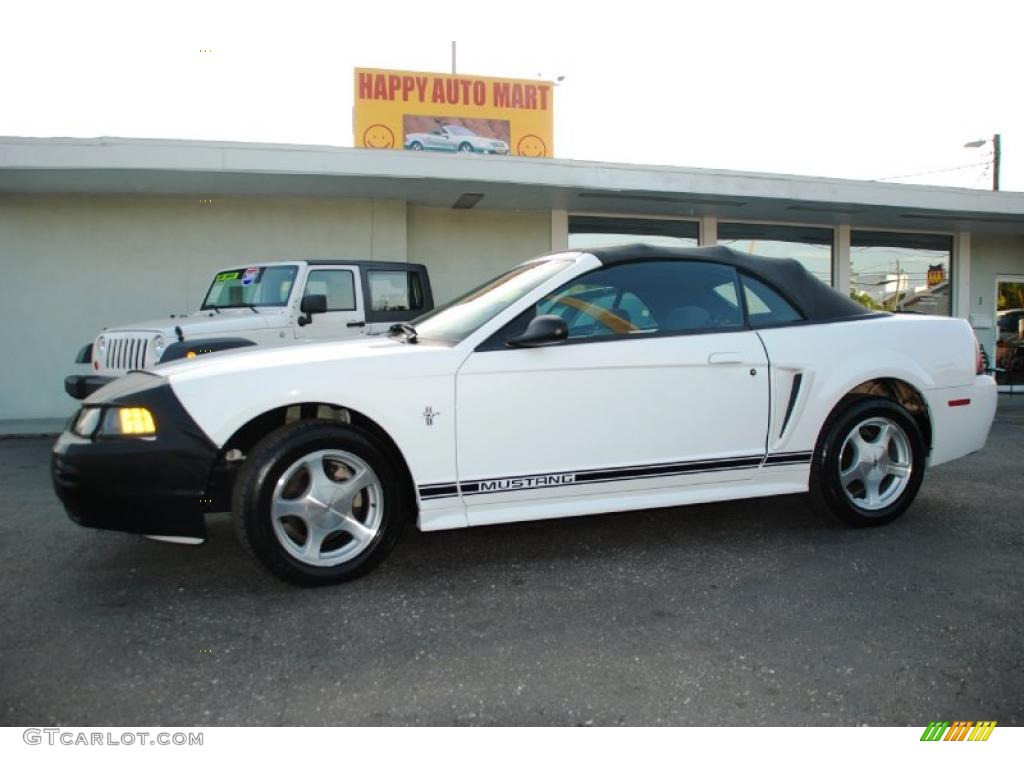 2001 Mustang V6 Convertible - Oxford White / Medium Graphite photo #8
