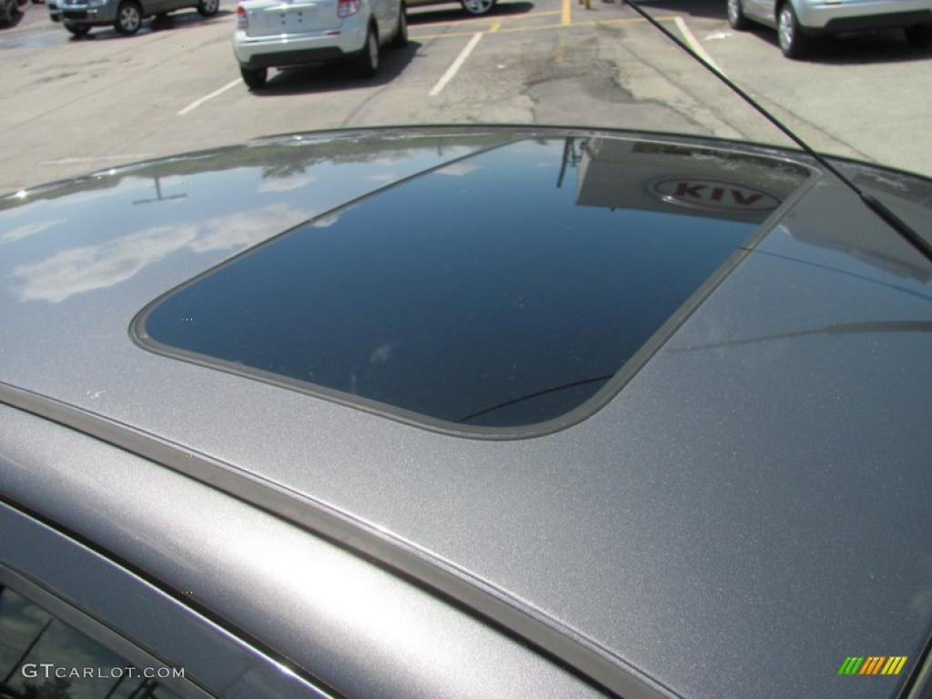 2005 Focus ZX4 SES Sedan - Liquid Grey Metallic / Dark Flint/Light Flint photo #2