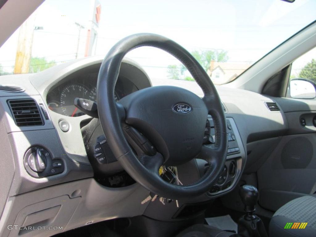 2005 Focus ZX4 SES Sedan - Liquid Grey Metallic / Dark Flint/Light Flint photo #8