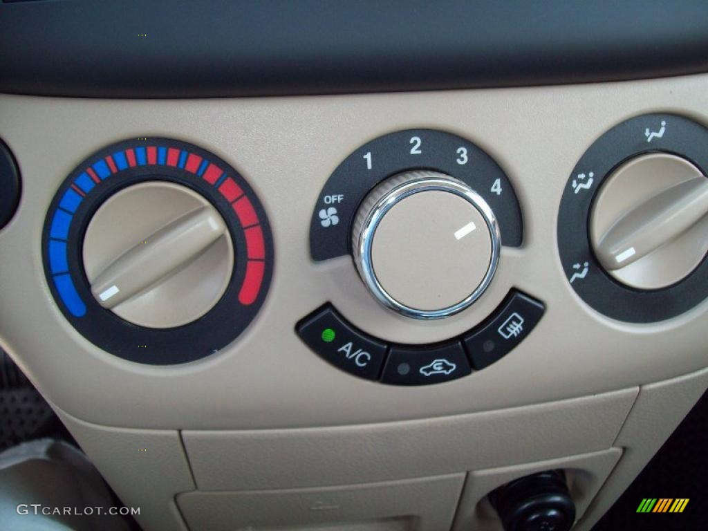 2010 Aveo Aveo5 LT - Sport Red / Neutral photo #21