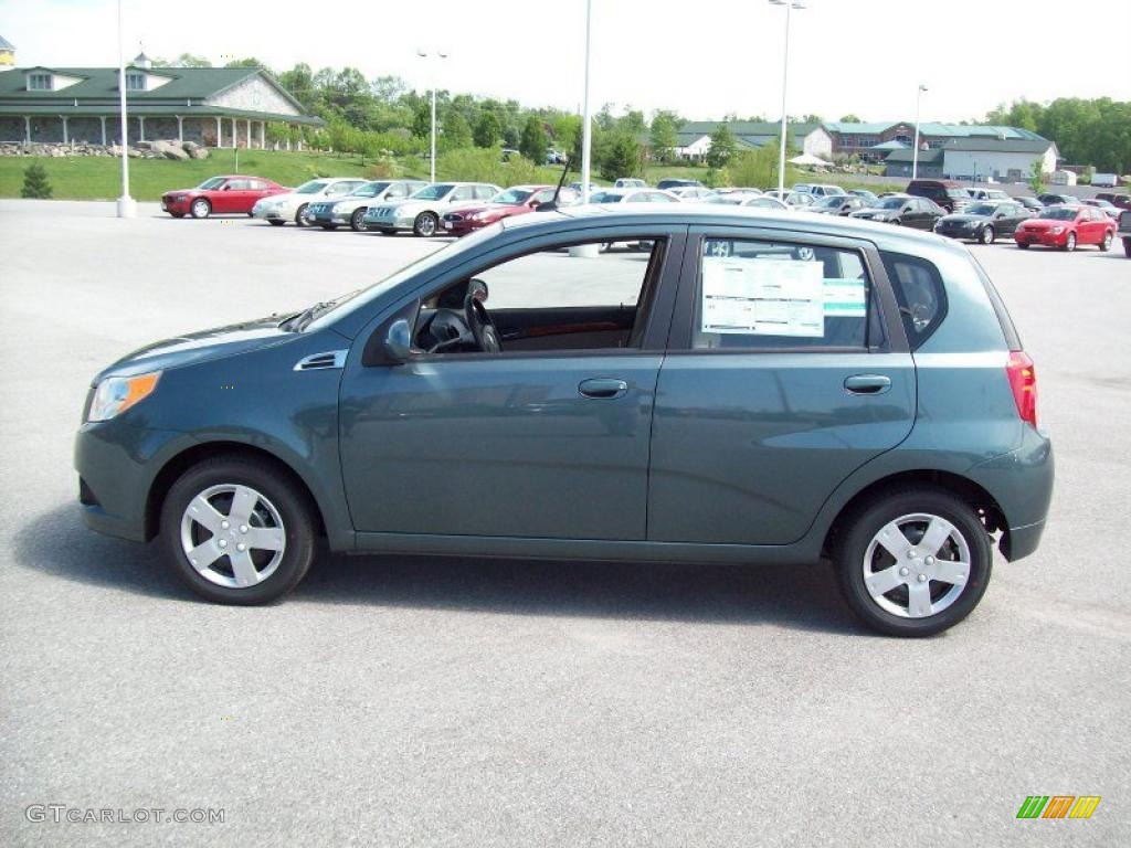 2010 Aveo Aveo5 LT - Wintergreen / Neutral photo #6