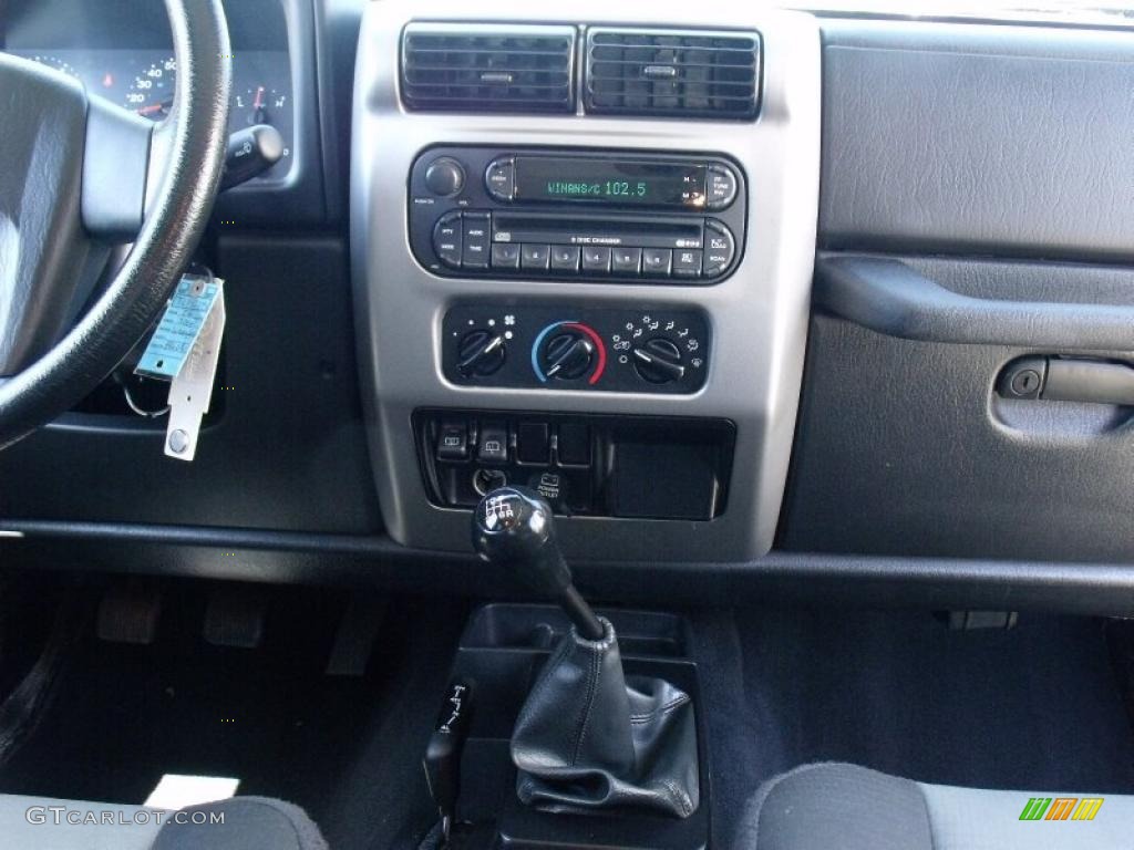 2006 Wrangler X 4x4 - Black / Dark Slate Gray photo #15