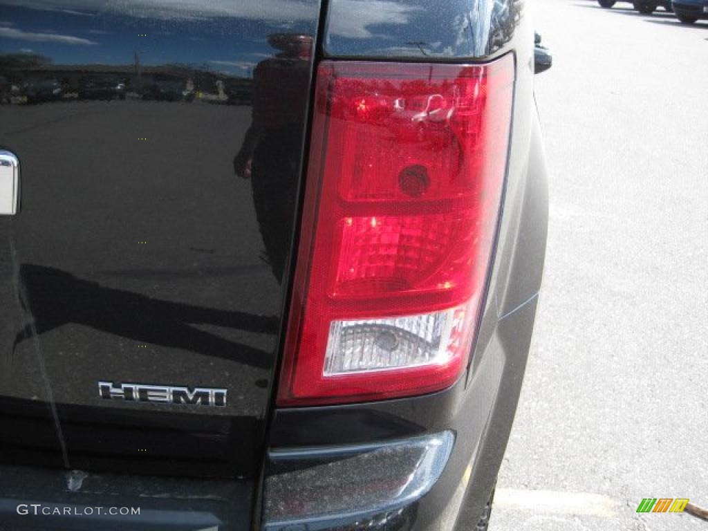 2008 Grand Cherokee Overland 4x4 - Black / Dark Khaki/Light Graystone photo #17