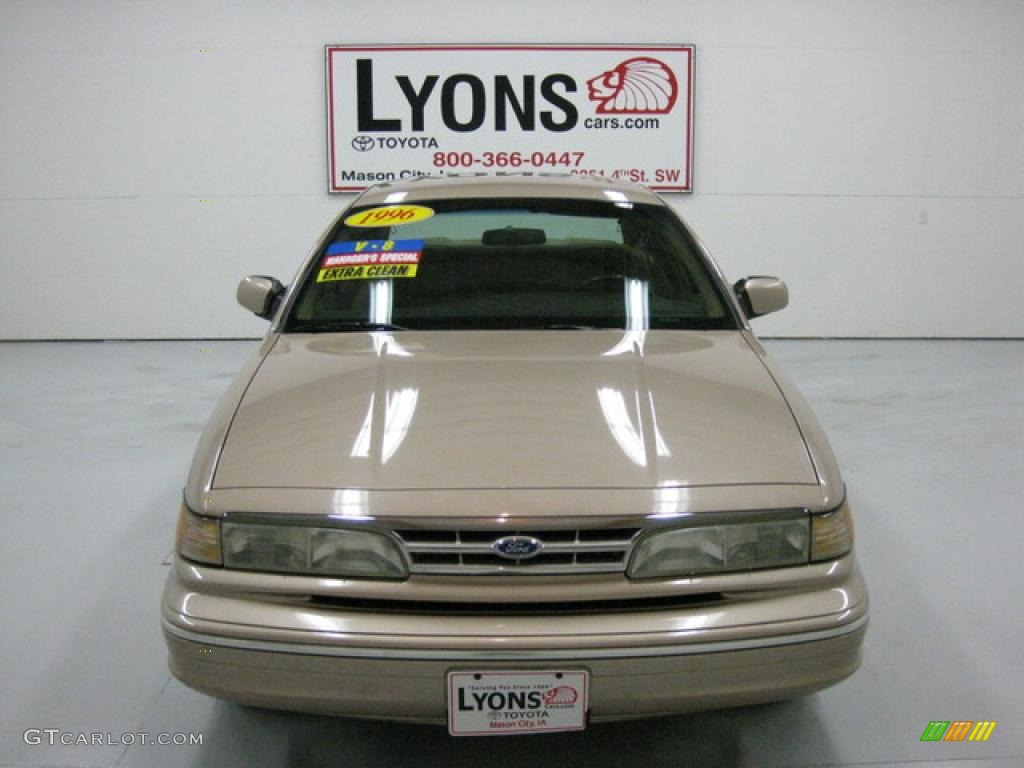 1996 Crown Victoria LX - Light Saddle Metallic / Beige photo #9