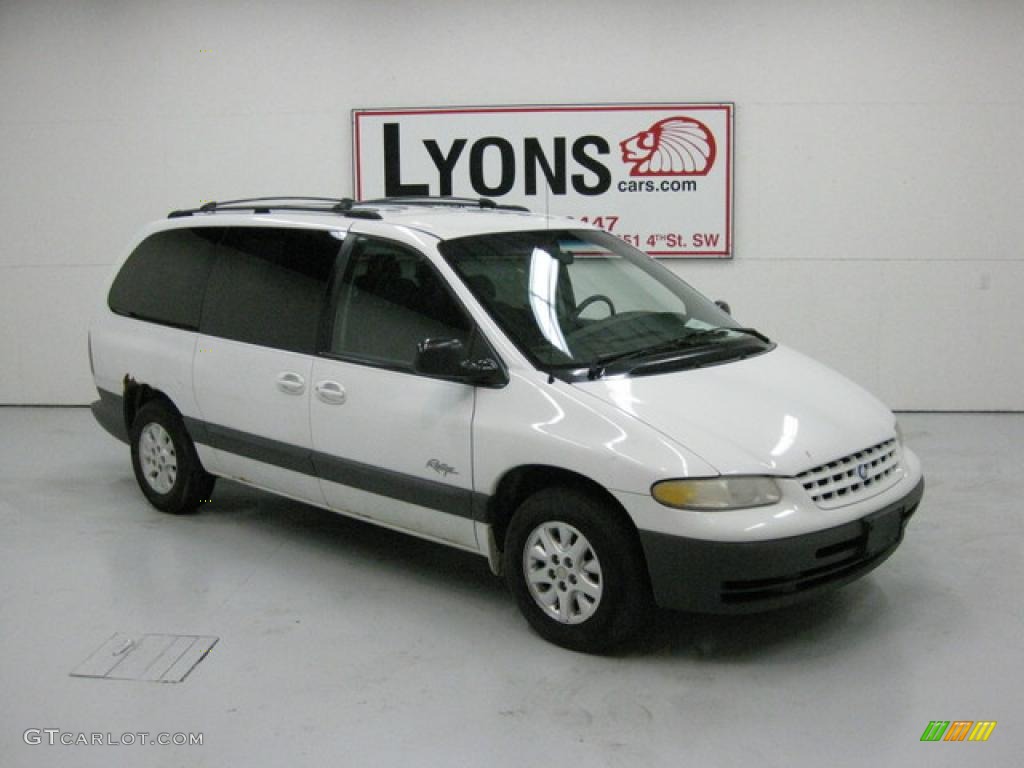 1997 Grand Voyager SE - Bright White / Gray photo #1