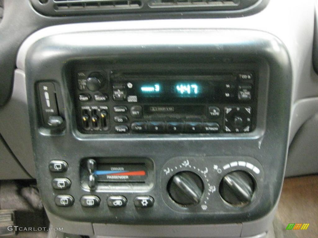 1997 Grand Voyager SE - Bright White / Gray photo #5