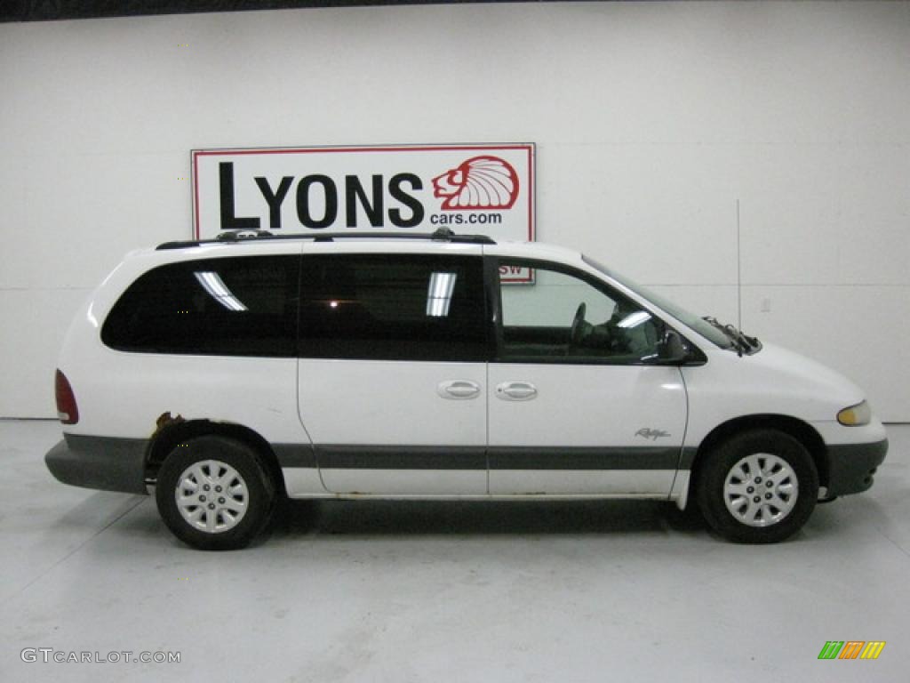 1997 Grand Voyager SE - Bright White / Gray photo #7