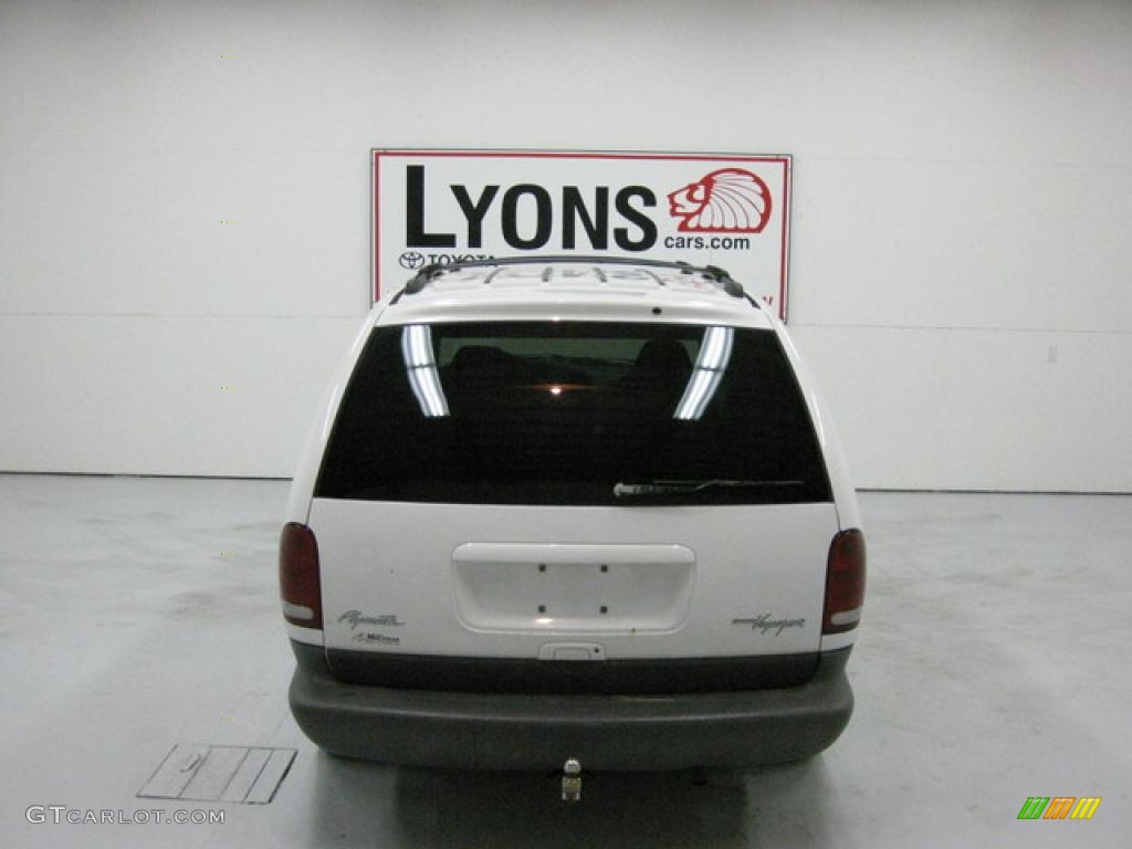 1997 Grand Voyager SE - Bright White / Gray photo #12