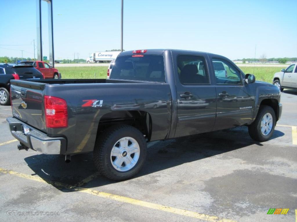 2010 Silverado 1500 LT Crew Cab 4x4 - Taupe Gray Metallic / Light Titanium/Ebony photo #4