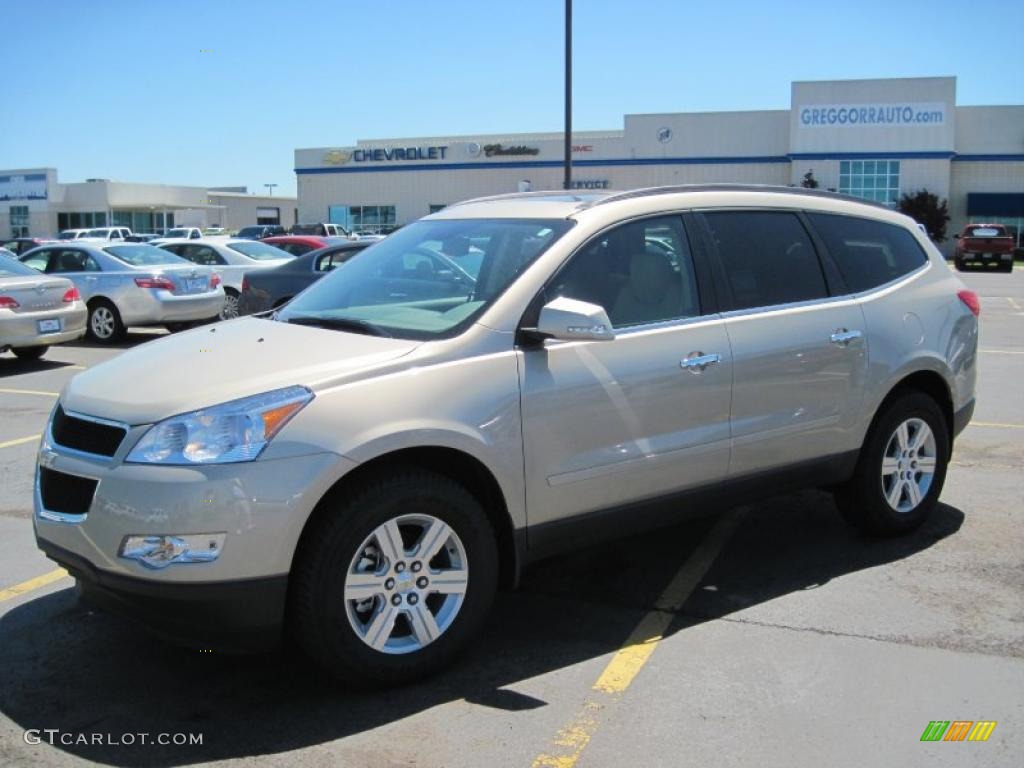 2010 Traverse LT - Gold Mist Metallic / Cashmere photo #1