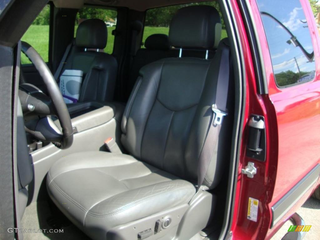 2006 Silverado 1500 LT Extended Cab 4x4 - Sport Red Metallic / Medium Gray photo #18
