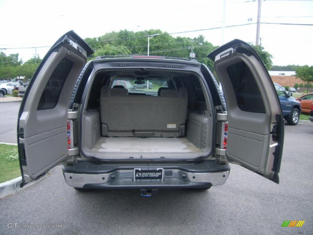 2003 Suburban 1500 LS - Light Pewter Metallic / Gray/Dark Charcoal photo #10