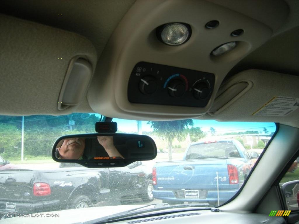 2003 Suburban 1500 LS - Light Pewter Metallic / Gray/Dark Charcoal photo #17