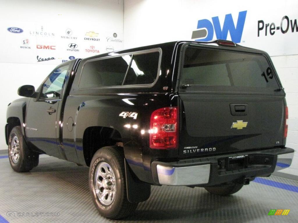 2008 Silverado 1500 LS Regular Cab 4x4 - Black / Dark Titanium photo #3