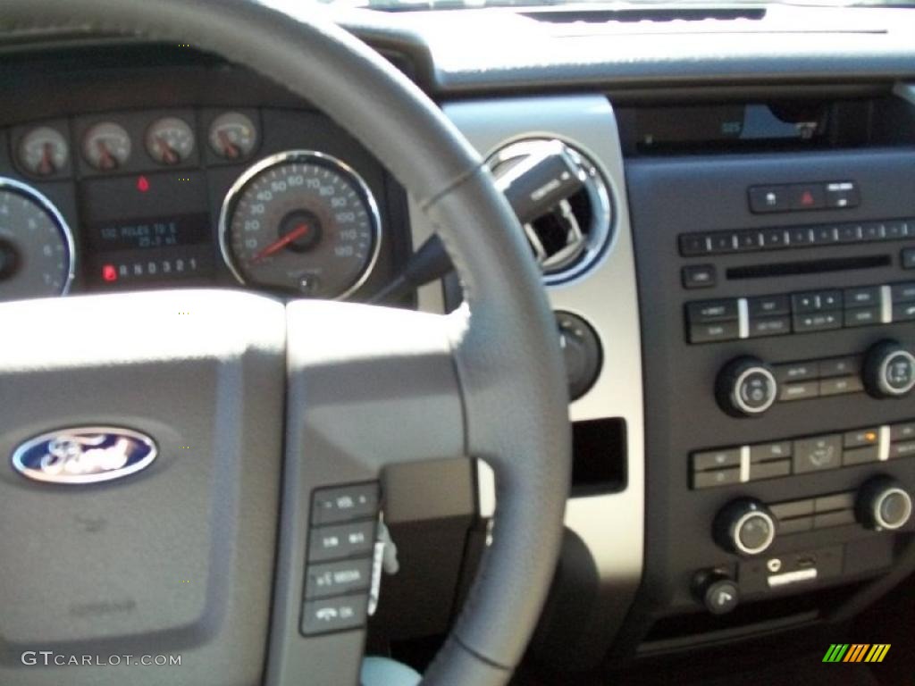 2010 F150 XLT SuperCrew 4x4 - Ingot Silver Metallic / Medium Stone photo #3