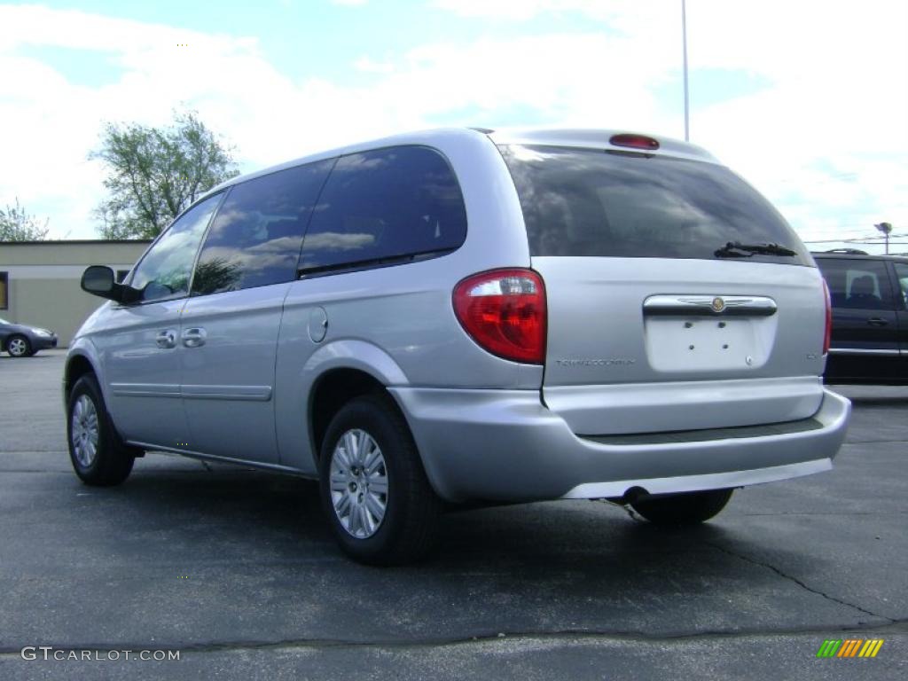 2007 Town & Country LX - Bright Silver Metallic / Medium Slate Gray photo #5