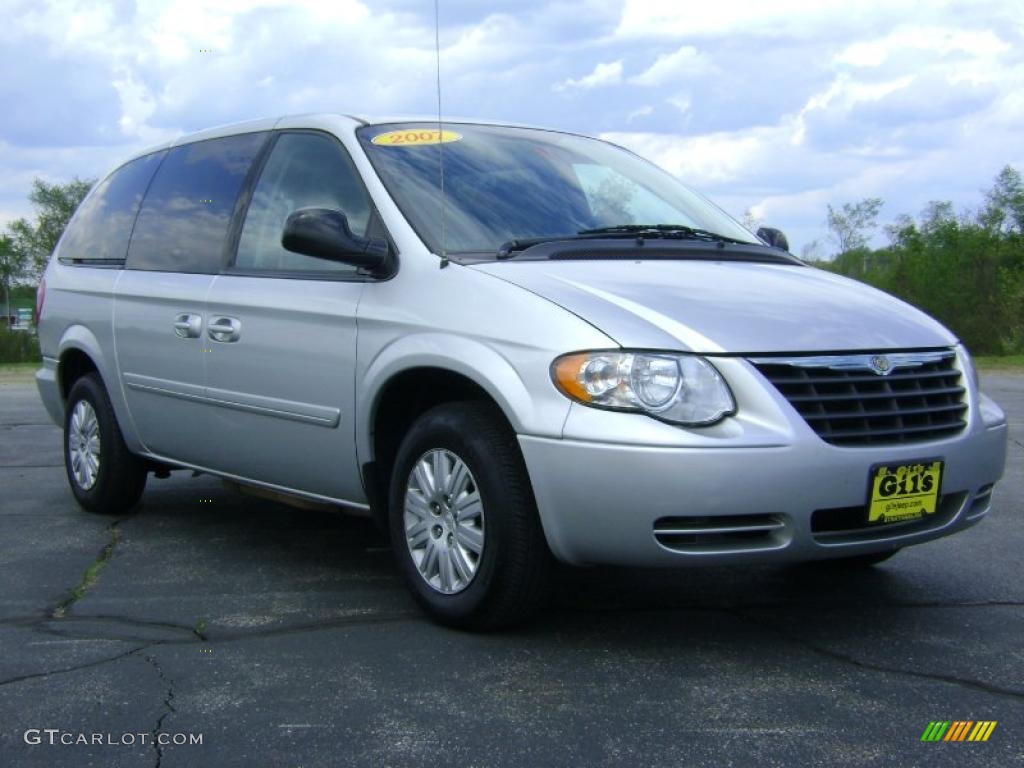 2007 Town & Country LX - Bright Silver Metallic / Medium Slate Gray photo #9