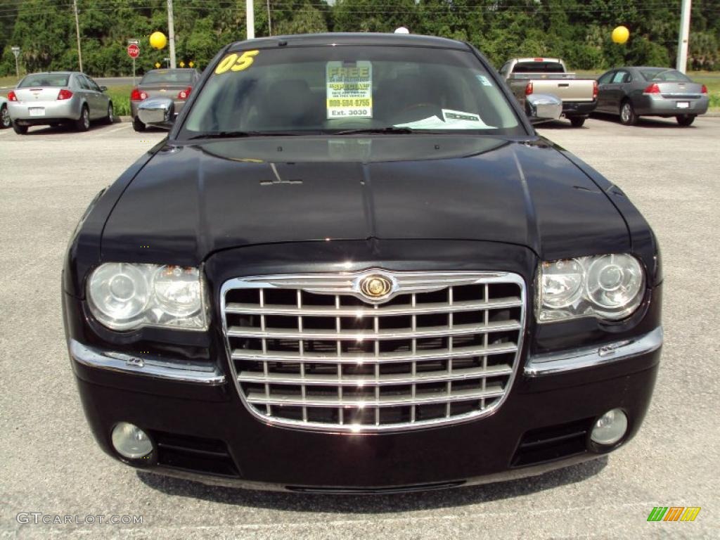 2005 300 C HEMI - Brilliant Black Crystal Pearl / Dark Slate Gray/Light Graystone photo #13