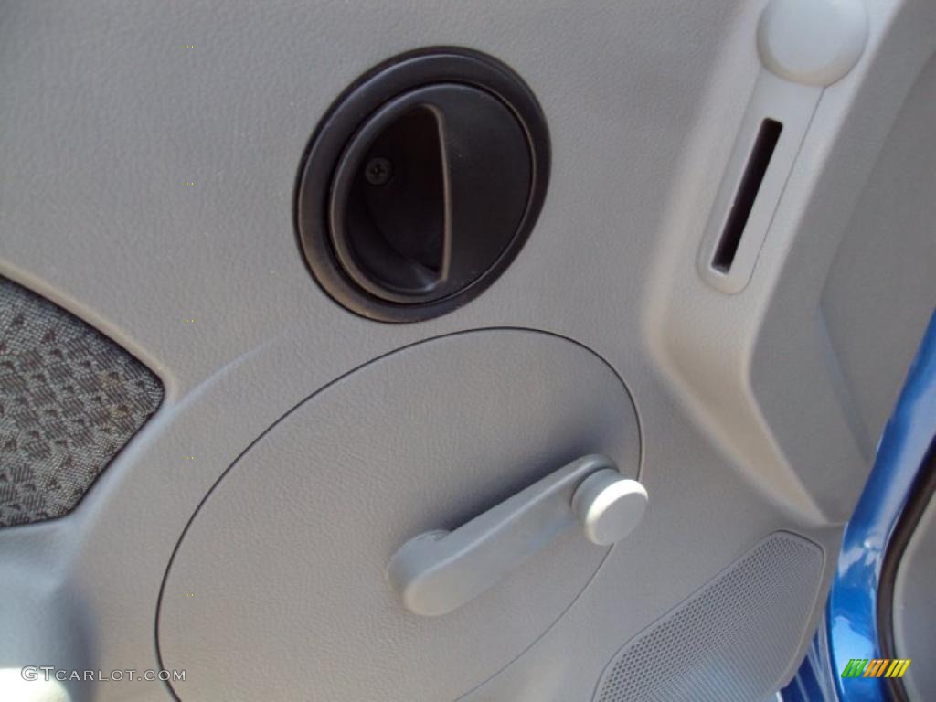 2004 Aveo Sedan - Bright Blue Metallic / Gray photo #17