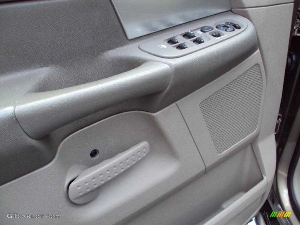 2007 Ram 1500 SLT Quad Cab - Light Khaki Metallic / Khaki Beige photo #17