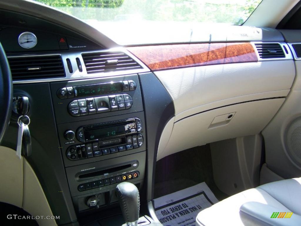 2005 Pacifica Touring - Linen Gold Metallic Pearl / Light Taupe photo #24