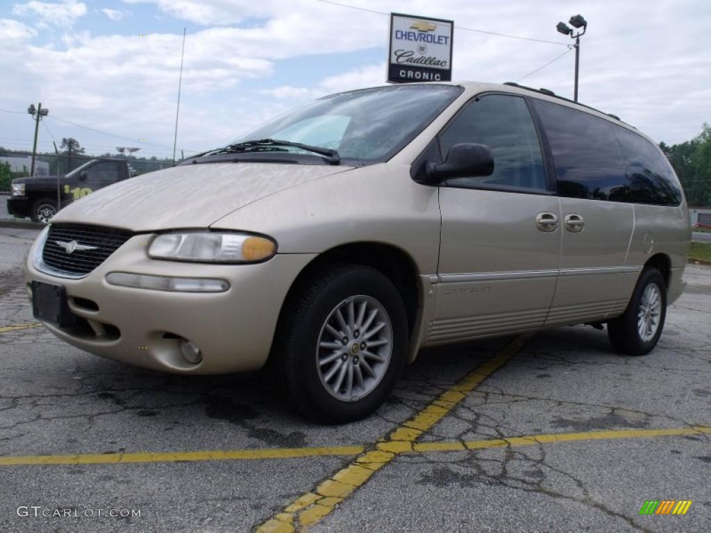 2000 Town & Country LXi - Champagne Pearl / Camel photo #1