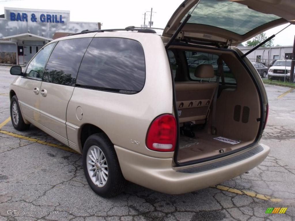 2000 Town & Country LXi - Champagne Pearl / Camel photo #11