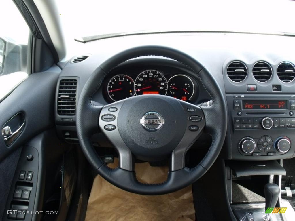 2010 Altima 2.5 S - Super Black / Charcoal photo #12