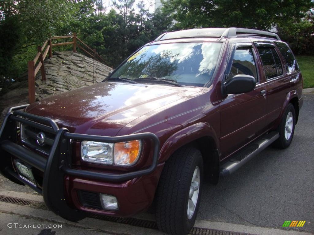 2003 Pathfinder SE 4x4 - Merlot Red Pearl / Charcoal photo #1